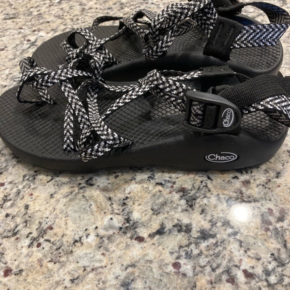 NWOT Chaco Sandals - Picture 4 of 8